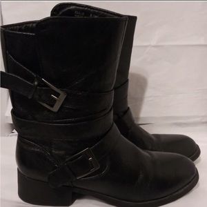 Steve Madden black boots with belts
